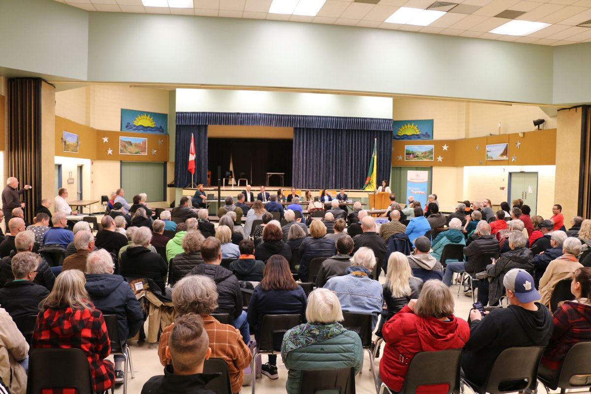 The people make this province special, and they deserve a government that listens to them. Great to hear from the Regina community at our latest townhall. #skpoli