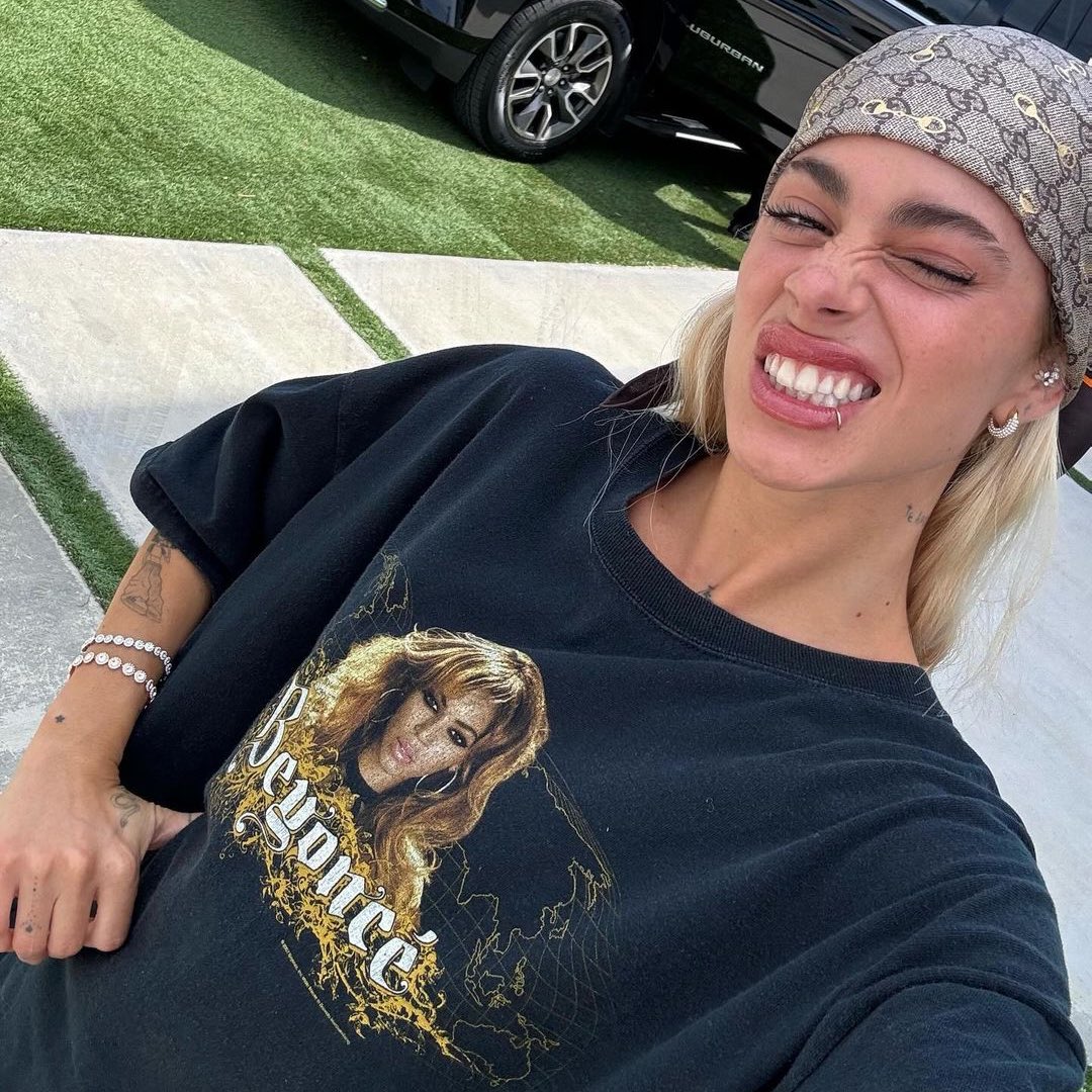 "No hay fechas confirmadas pero estamos pensando en hacer una presentación del álbum "un mechón de pelo", algo que nunca pensé hacer en vivo, van a ser 3 fechas en Buenos Aires” - TINI vía Live.