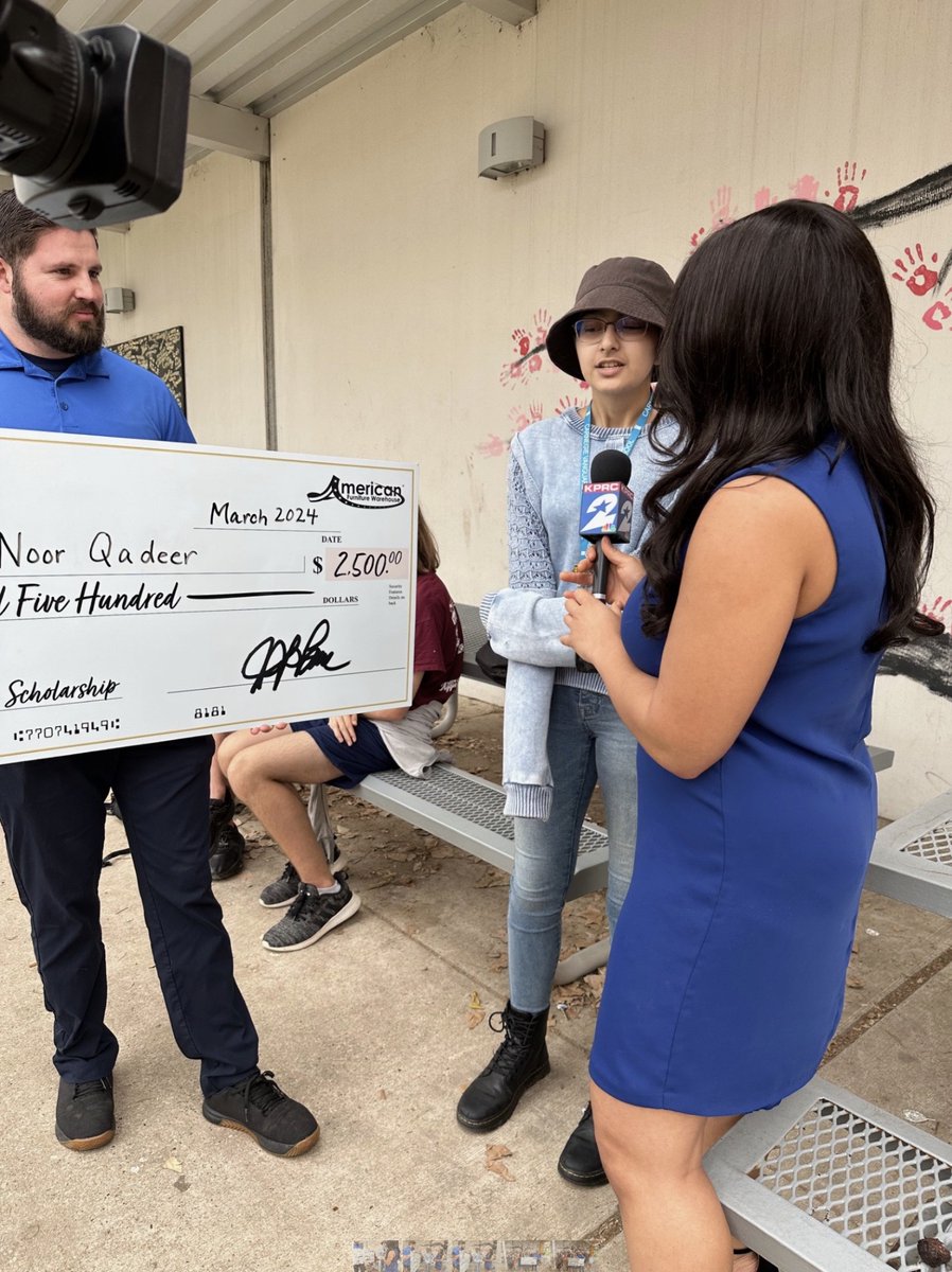Congrats to Noor Qadeer of @CarnegieRhinos on receiving the @KPRC2 Senior Scholarship worth $2,500. Despite battling bone cancer, she maintained a high GPA and dedicated herself to educational projects and fundraising efforts. Read about her journey here: bit.ly/3INmKiu