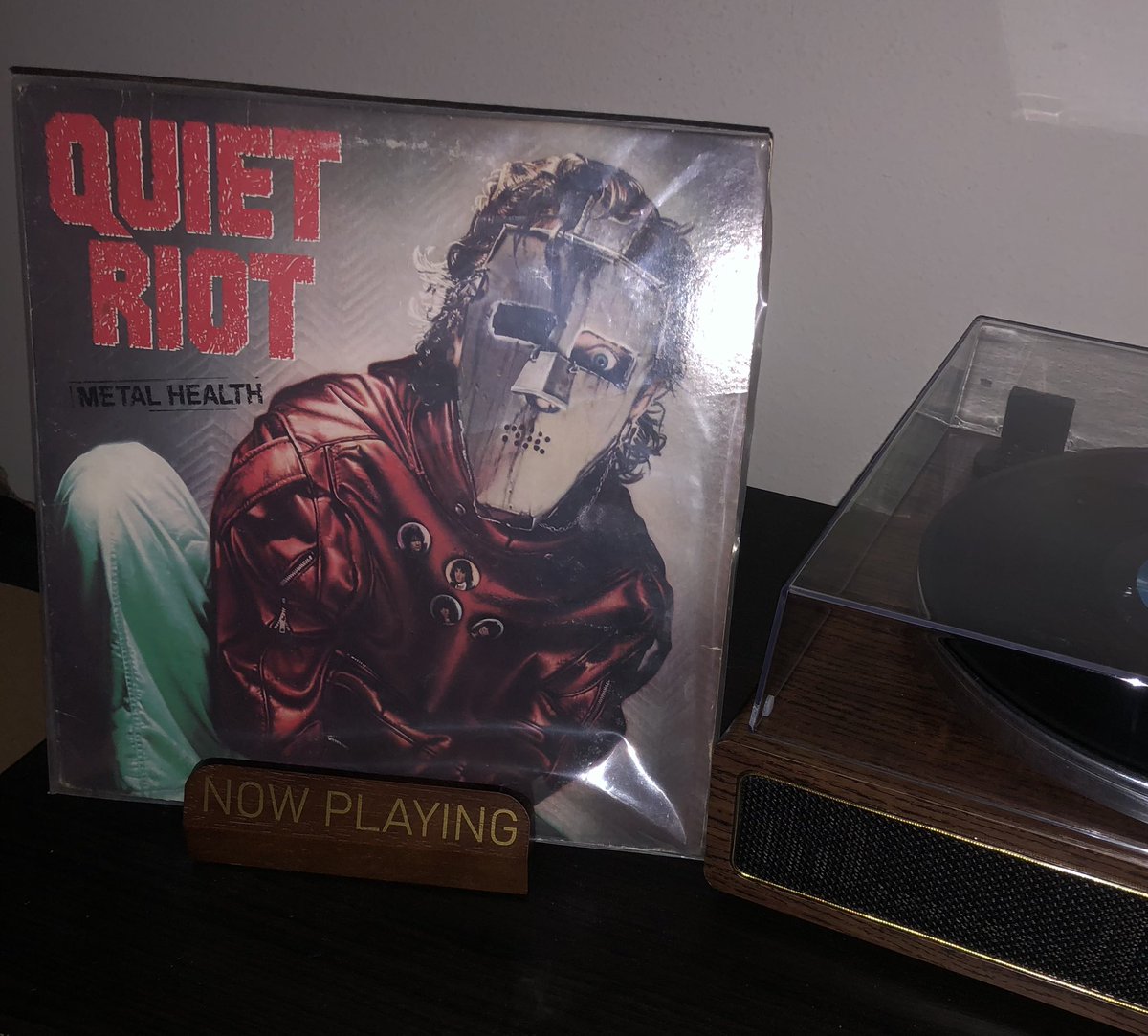 One of the best album covers in my opinion 🤘🏼😆🤘🏼
#QuietRiot
#MetalHealth