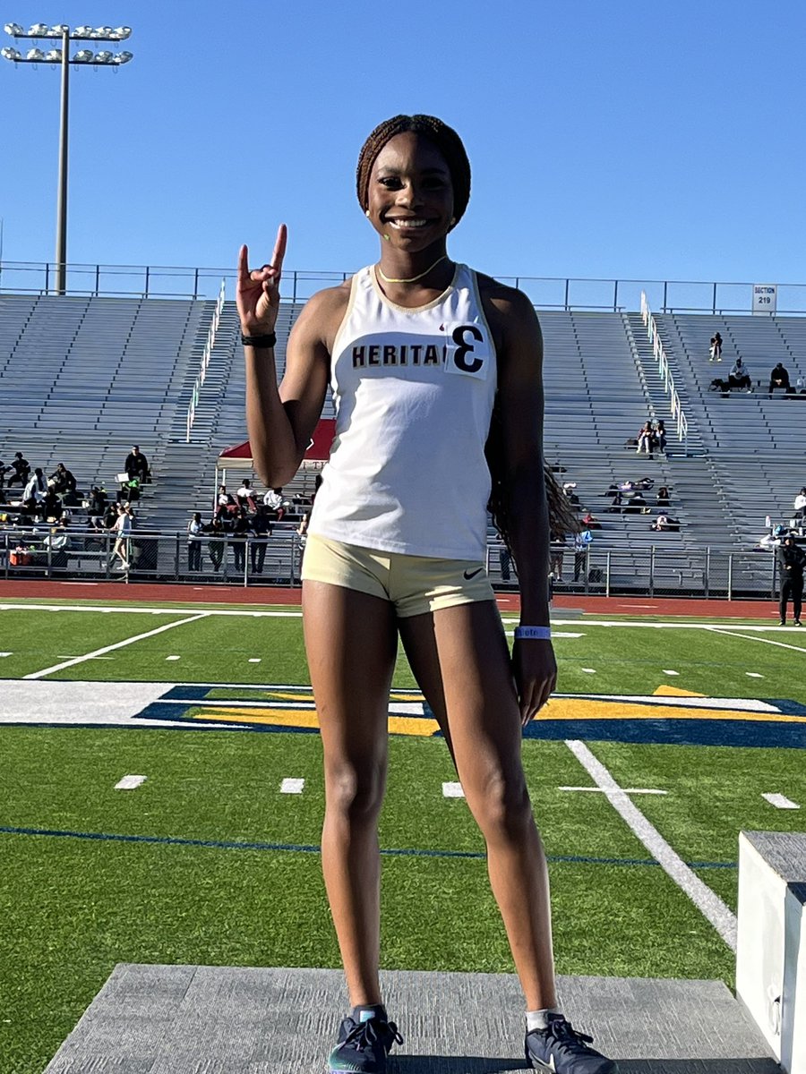 🚨Sumni Akinyeye finishes 2nd with a time of 11.84 and qualifies for the Regional meet at Arlington.
