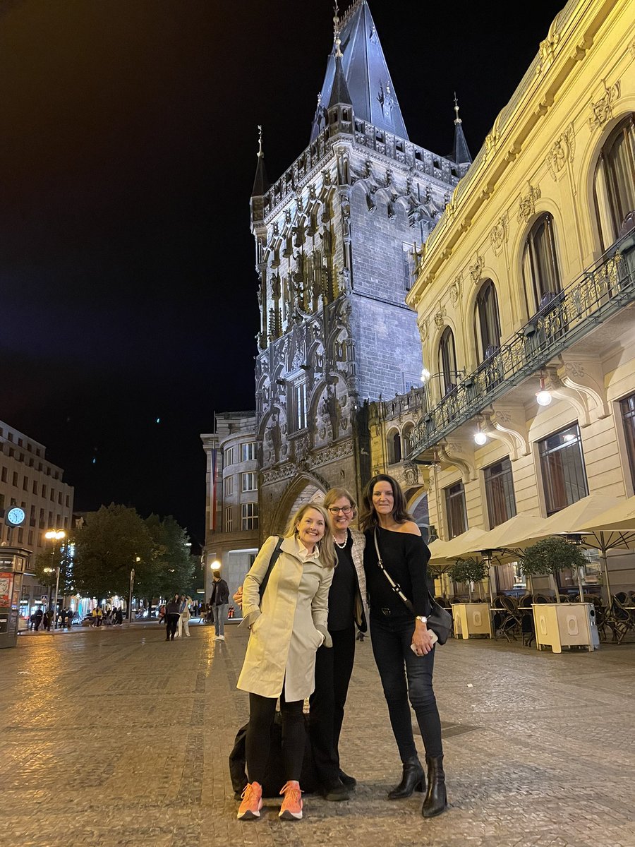 After being in heels for over two days I switched into my ASICS and couldn’t be happier. Loved dinner at SuSuZa and a quick walk in Old Town with @connors_md and Lara. Prague is really special ✨