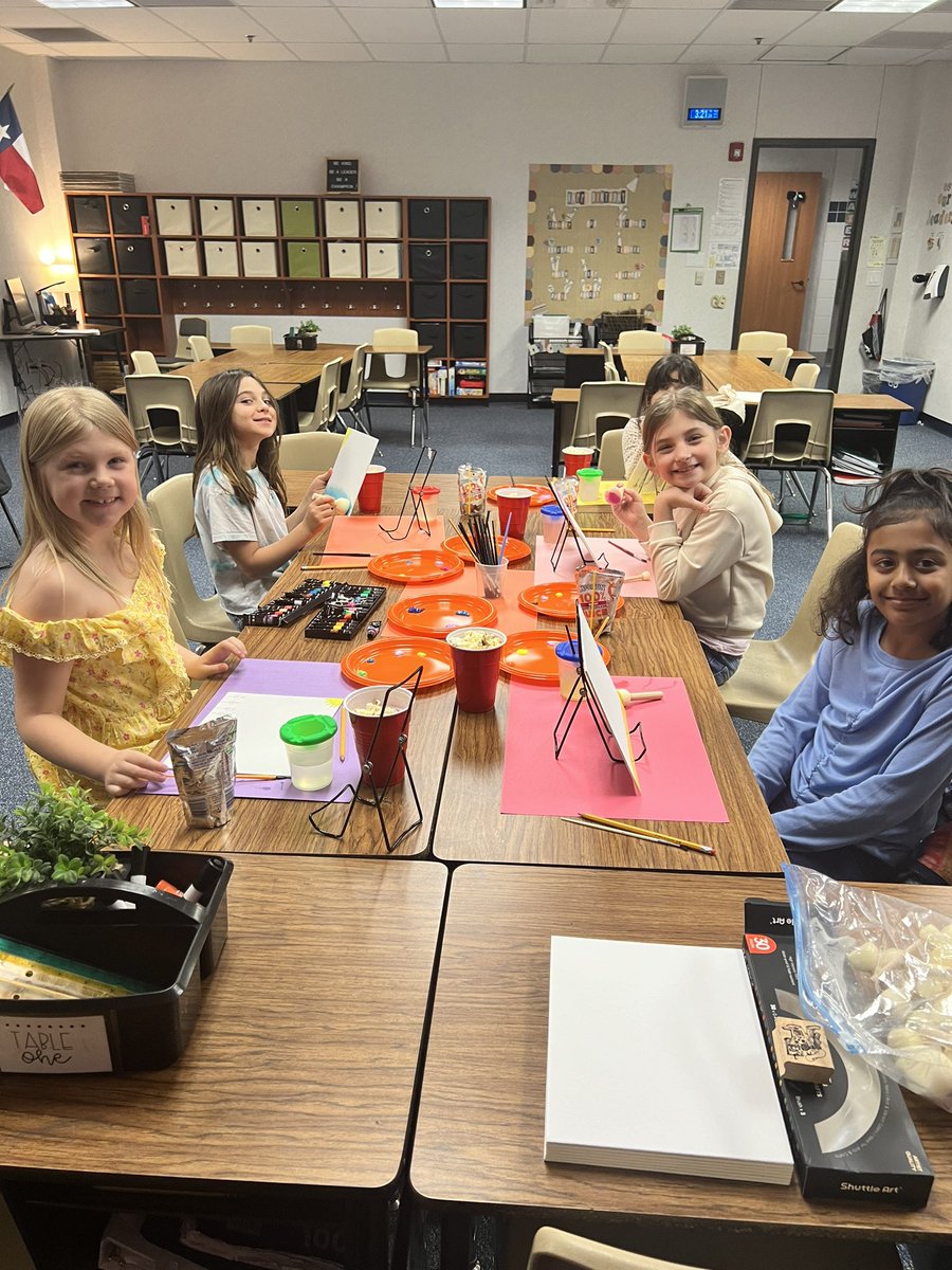Such a fun Popcorn &amp; Painting Party with our Raise Craze winners! What an artistic group! 🩷🎨💚<a href="/greenexplorers/">Green Elementary</a>