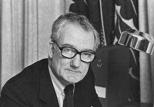 NathanFrancis__'s tweet photo. "Ignorance is ignorance, not a licence to believe what we like."
✒️ #BryanMagee, English philosopher and politician, was #BOTD 12 April 1930. #Philosophy https://t.co/PxBGjSqyFa