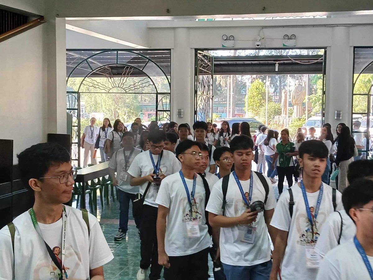 crescitpub's tweet photo. HAPPENING NOW: Grade 12 students from various schools across Lipa, gear up for the Lipa Archdiocesan Catholic Schools Association (LIDICSA) Youth Festival at the Sentrum. https://t.co/jZrBsVbmT4