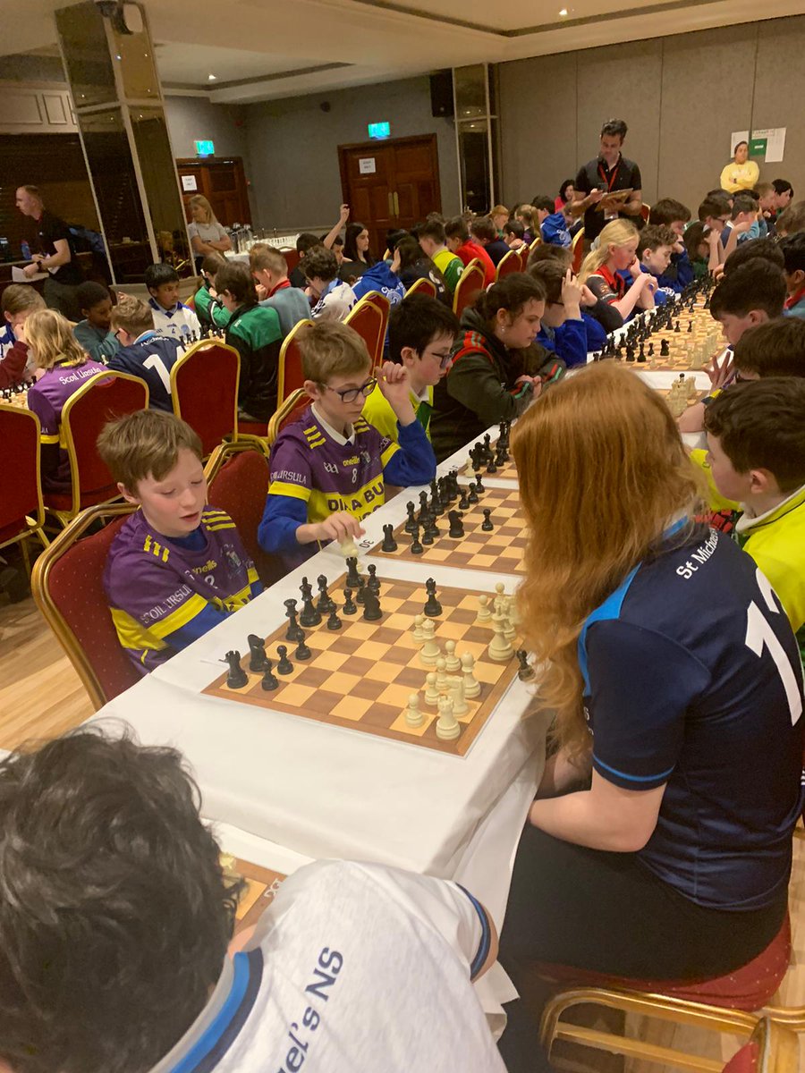 2 chess teams were invited to represent Scoil Ursula in Longford at ‘The Comórtas’. The children had a great time and did us proud! Thank you to the players and parents and thank you to Ms McHugh for organising and her daughter and past pupil, Ella Joyce, who helped out. 👍🙏♟️