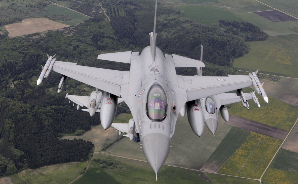 USA 🇺🇸 has approved the transfer of 12 Norwegian 🇳🇴 operationally capable F-16 Fighter Jets, and 10 more F-16s that could be used for spare parts, reports Norwegian Media 65 F-16s have been approved for transfer by USA: 24 from Netherlands, 19 from Denmark, and 22 from Norway