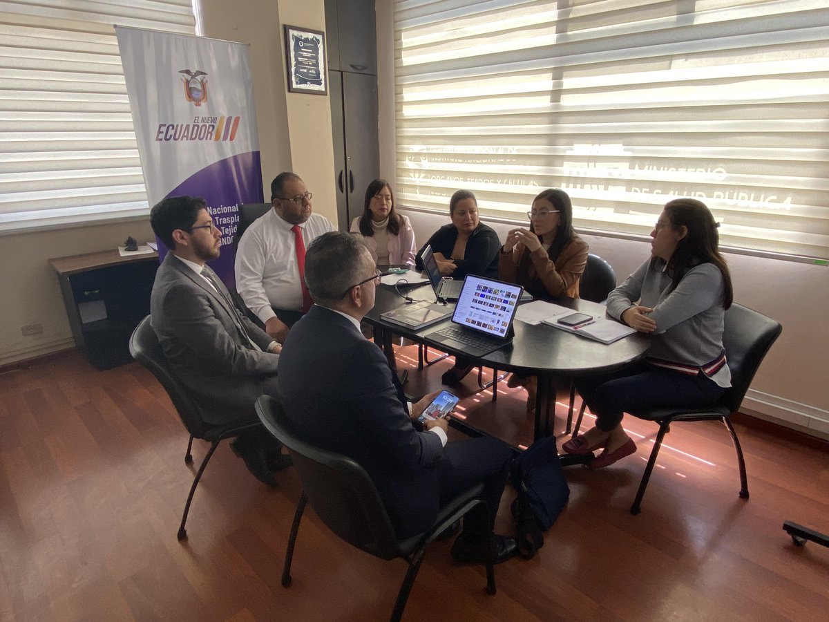 IndotEcuador's tweet photo. El equipo del #INDOT, mantuvo una reunión con Pablo Larco, Presidente de la #SociedadEcuatorianaDeCórneaYSegmentoAnterior, con el propósito de establecer líneas de cooperación técnica entre las instituciones, que permitirán generar acciones conjuntas para fortalecer la actividad trasplantológica en el país.

En #ElNuevoEcuador tu salud es nuestra prioridad.
@marioherrerav @DrFEncaladaC