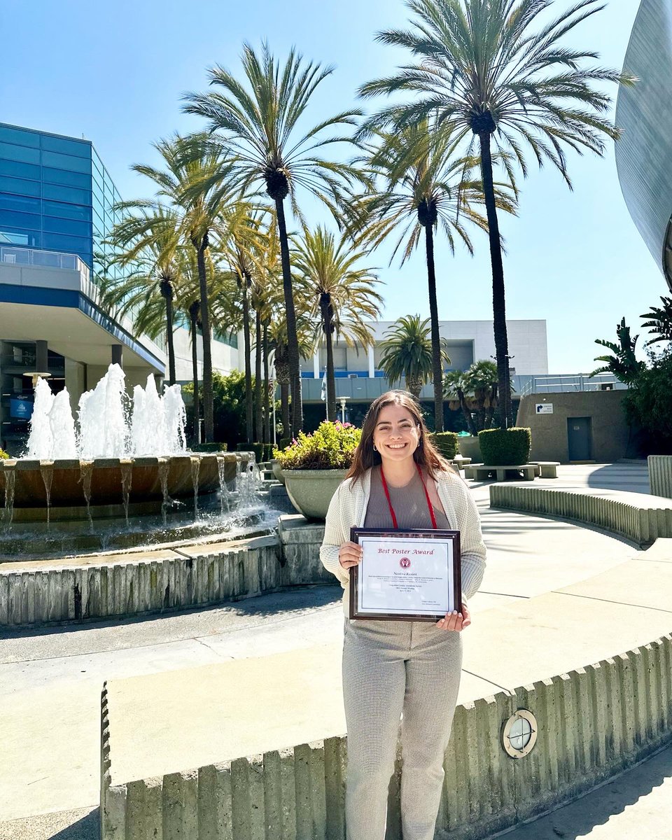 When your amazing grad student wins best poster at a conference held at Disneyland, you obviously take her to dinner at Club 33 to celebrate! #CCAS24 @LynchOpticsLab