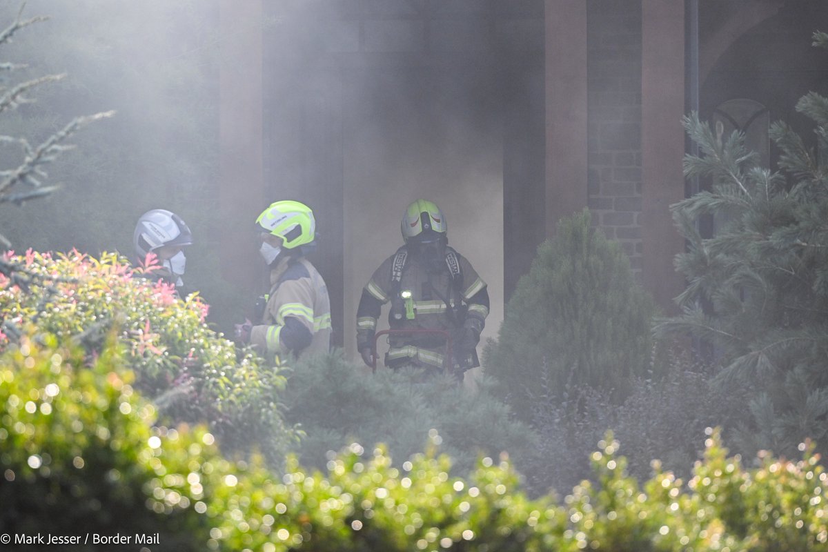 Firefighters, police, ambulance called to house fire in west #Wodonga @bordermail bordermail.com.au/story/8589278/