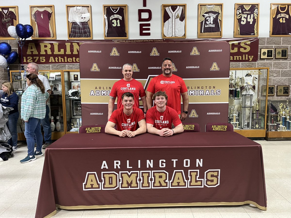 James_Dav36's tweet photo. It’s official 🔴🐉 Can’t wait to get after it! Roll state! Go Admirals ⚓️@_CoachFitz @AdmiralFootball https://t.co/b1VIwckpqd