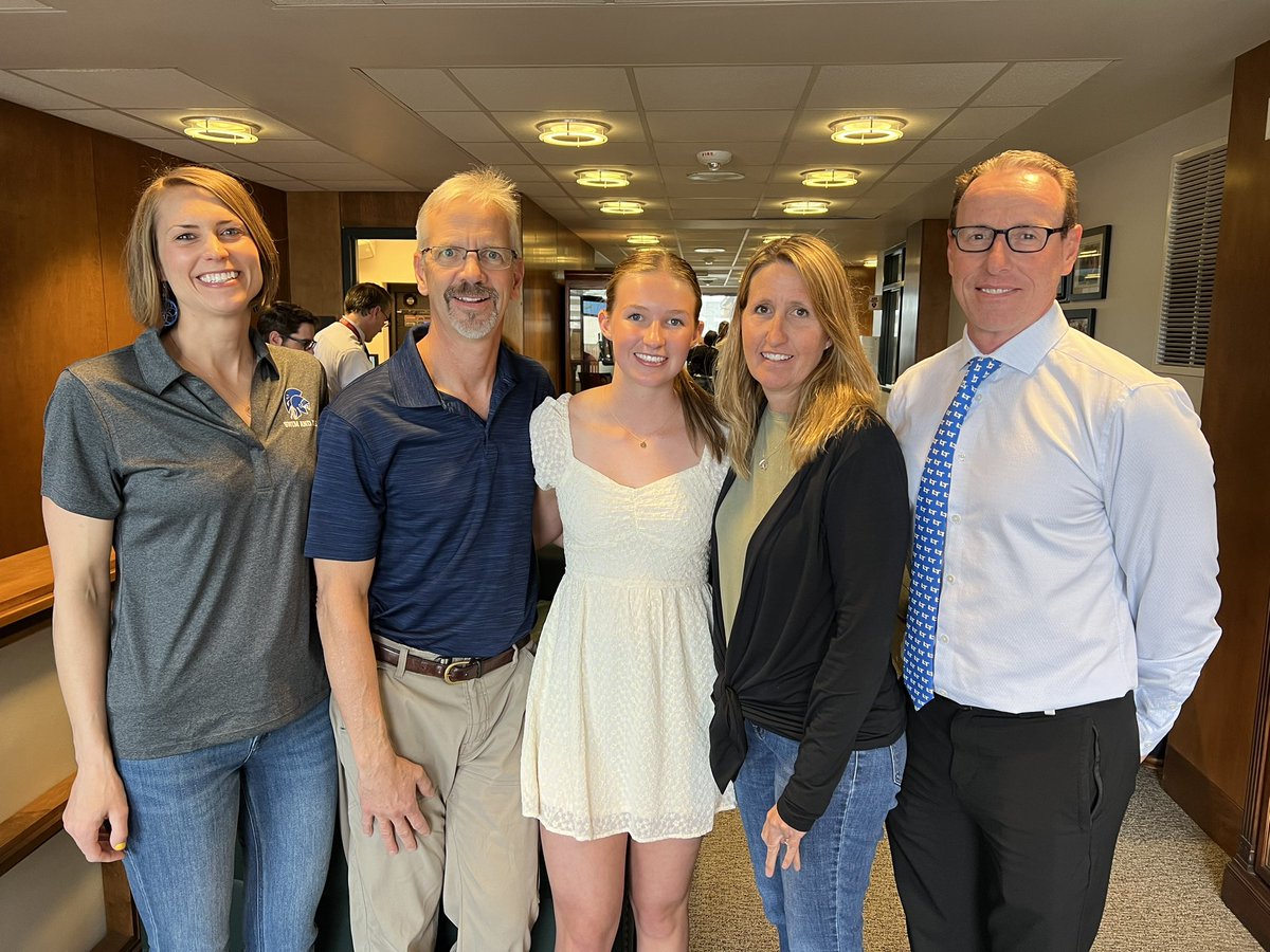 Longmont High School’s Jordan Bindseil was recognized by our Board of Education for being the Colorado 4A Swimmer of the Year. Congratulations to Jordan and Coach Carly Hemphill! @LongmontHS @SVVSDsupt @SVVSD #StVrainStorm