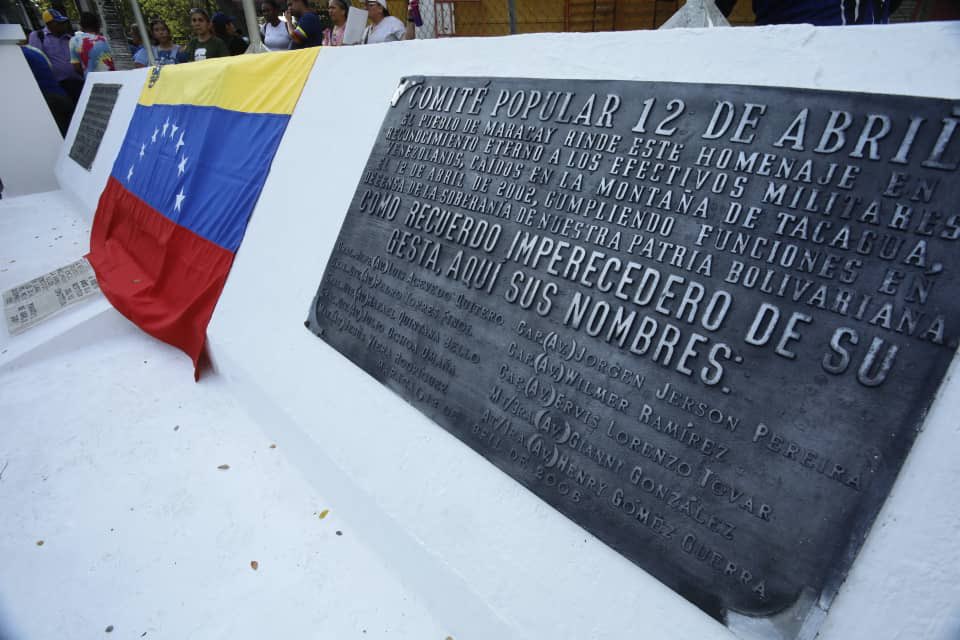 Ese 11 hubo una pregunta latente en el cielo y tierra venezolano ¿Dónde está Chávez? ¿Queremos Ver a Chávez? Y 22 años después tenemos la respuesta Chávez está en los corazones, en la mirada y en la sonrisa del pueblo, cuando te veas en el espejo sabrás dónde está!