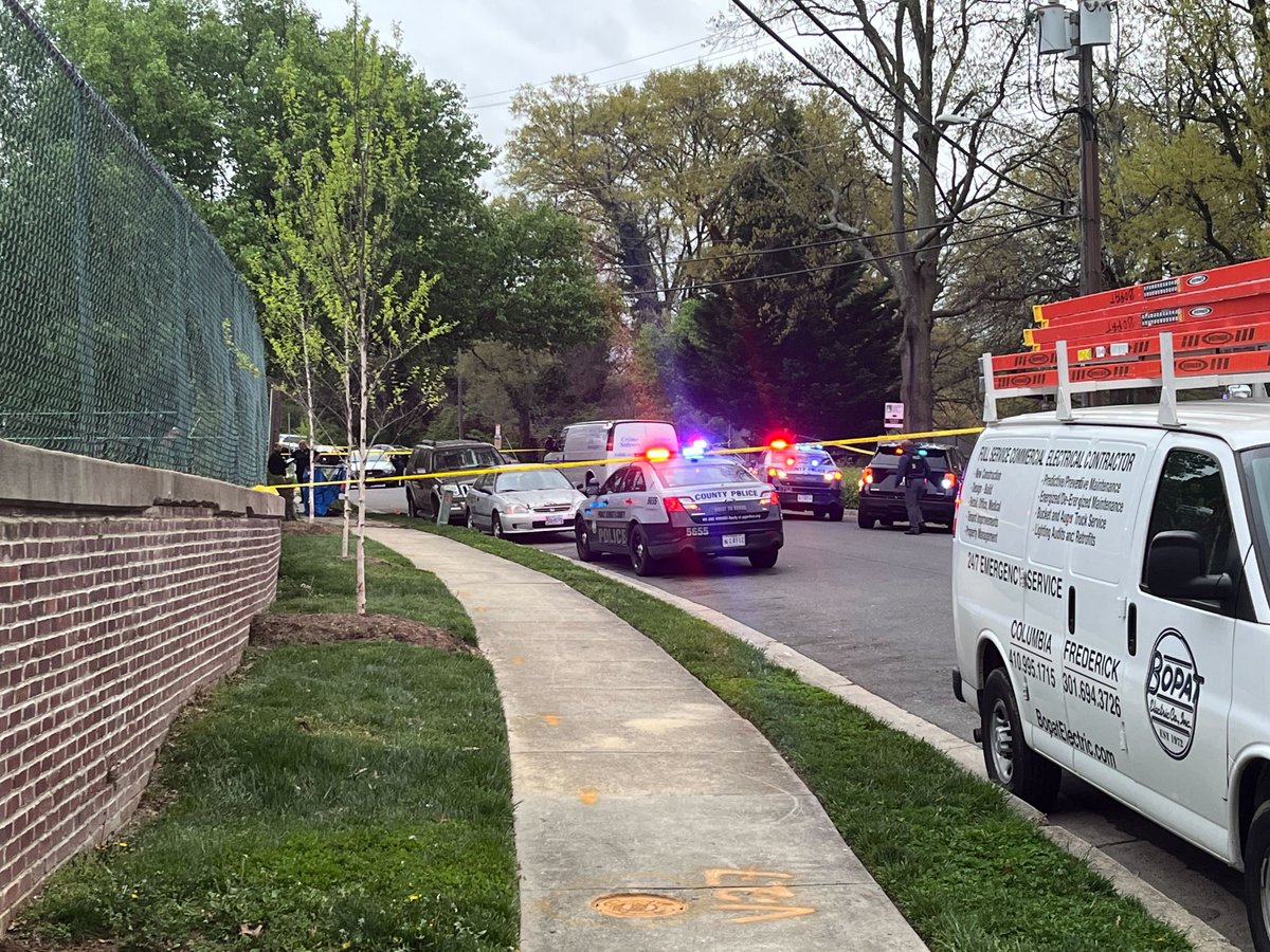 #Breaking Officers responded to the 600 block of Audrey Lane at 5:30 pm for a reported shooting. Once on scene, they located a male outside suffering from gunshot wound(s). He was pronounced dead on scene. #PGPD