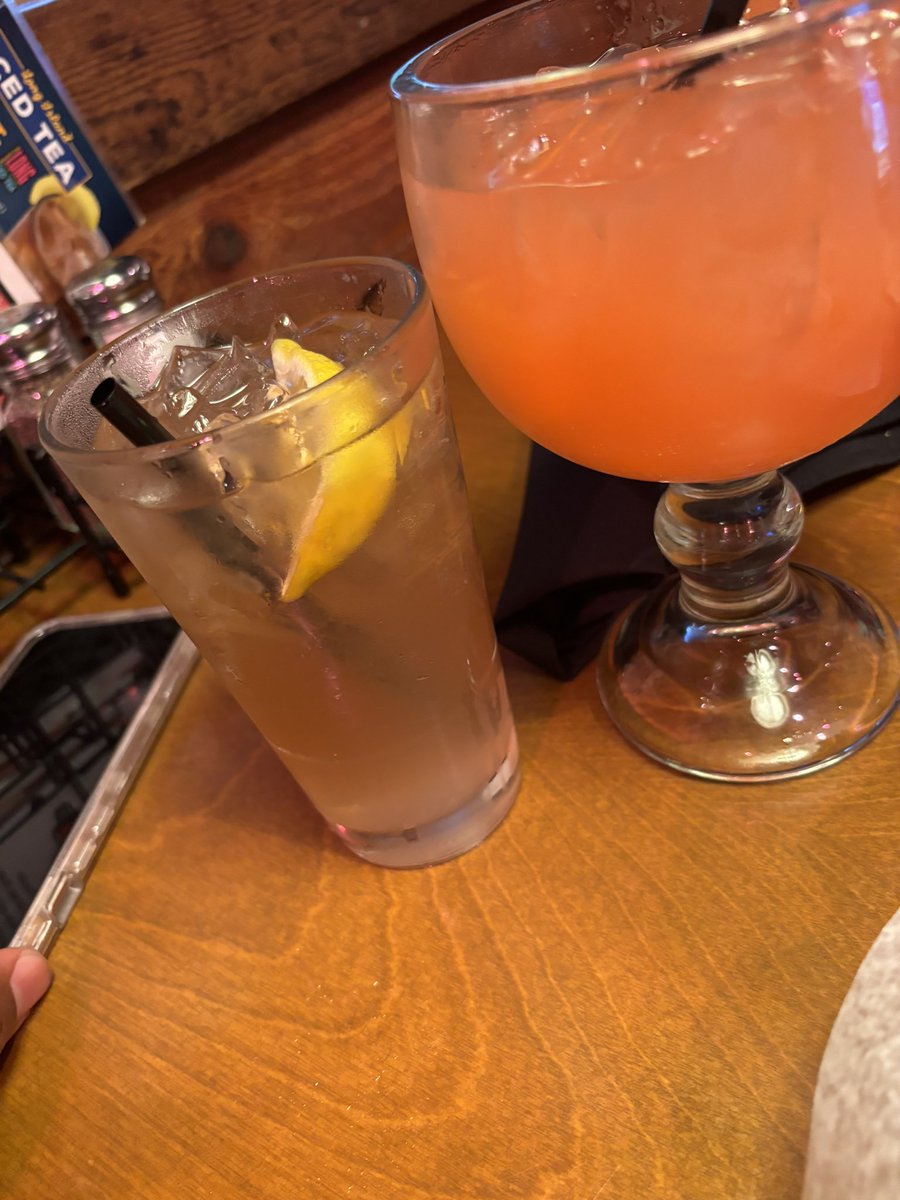 Me n wife first time at @texasroadhouse #GoodDrinks