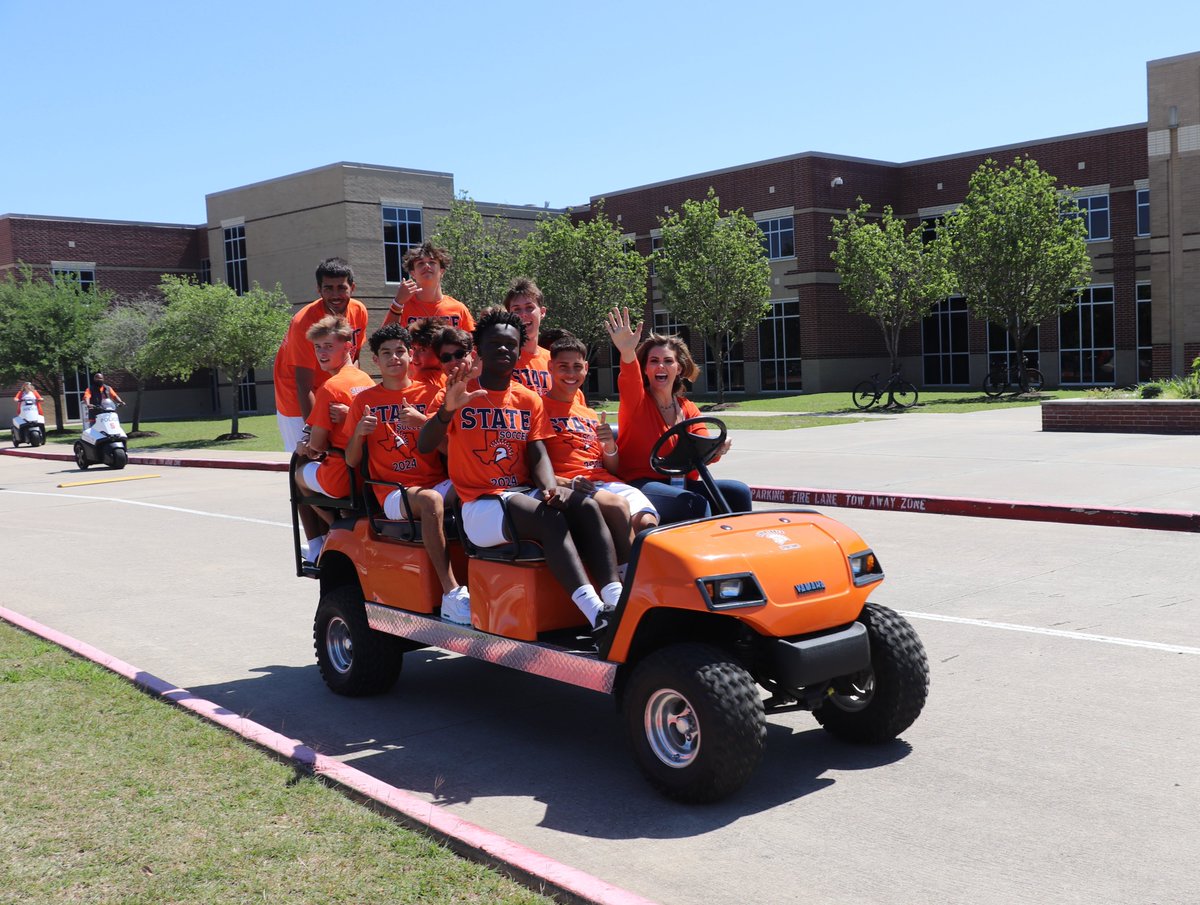 And they're off in style!🎉 Today, SLHS held a send-off for the boys and girls' soccer teams as they travel to compete in the 6A UIL Soccer State Championships. The 6A semifinals begin tomorrow! Go Spartans! ⚽bit.ly/3VWy7MW #InspiringExcellence