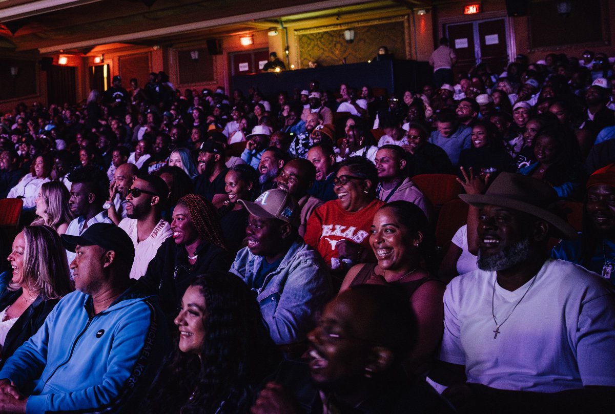 Comedy cavalcade kicked off just right 👏 Here’s a little peek at @MoontowerComedy Fest night one with @FrankieQuinones, @iamdesibanks, and @realjeffreyross. Already feeling the FOMO? Cop a club badge and select single tickets: bit.ly/31hqOBE 📸: @RachelParkerPix