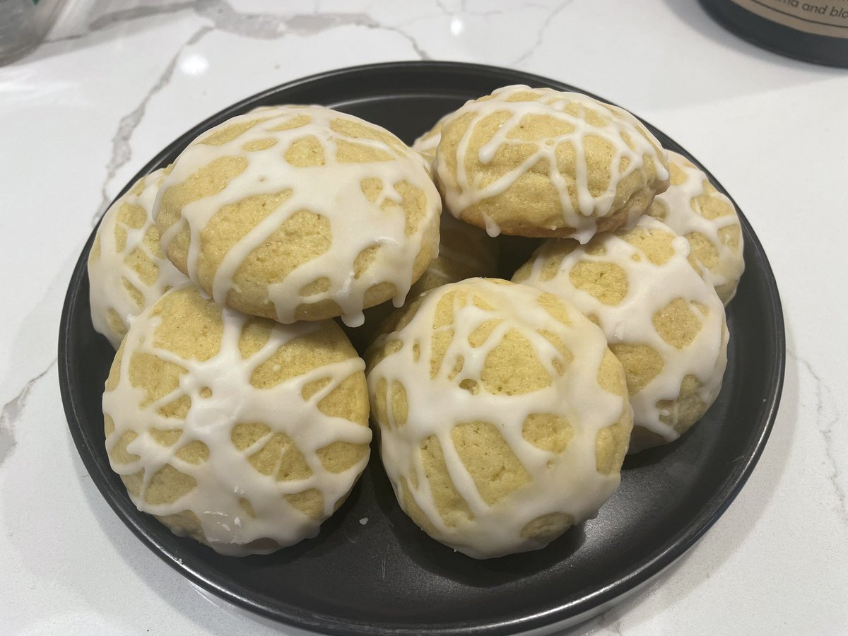 This week’s #Baking Madness: -Lemon and Lime Cookies -Snickerdoodles -Poundcake -Chocolate Chip Cookies