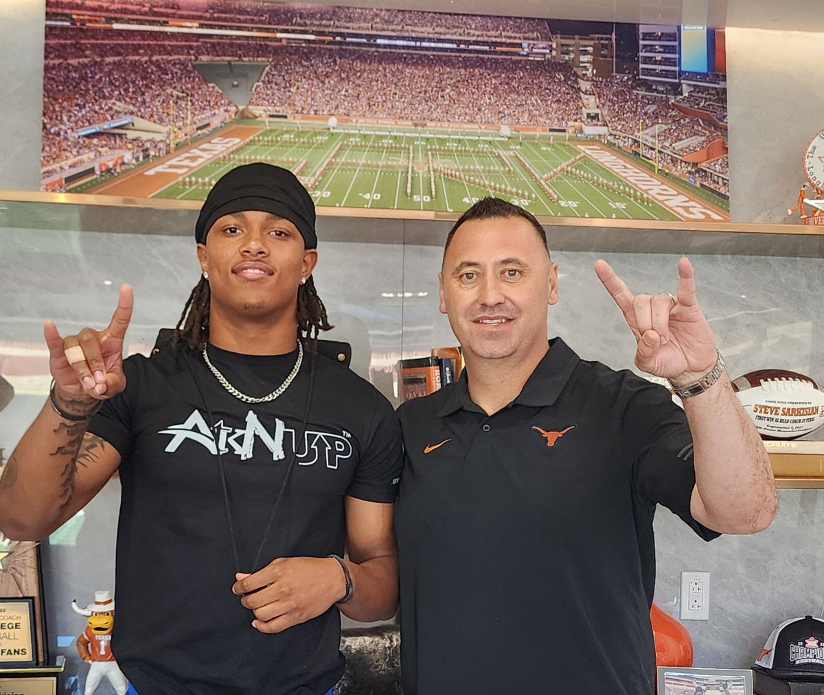 I had a great time #AtkNup on the Forty Acres!! I'm looking forward to coming back soon!! #HookEm 🤘🐂 @TexasFootball @TexasLonghorns @InsideTexas @CoachSark @coachchoice @CoachK_FBCoach @CoachNansenUT @CoachK_Baker @ChadSimmons_ @adamgorney @On3sports