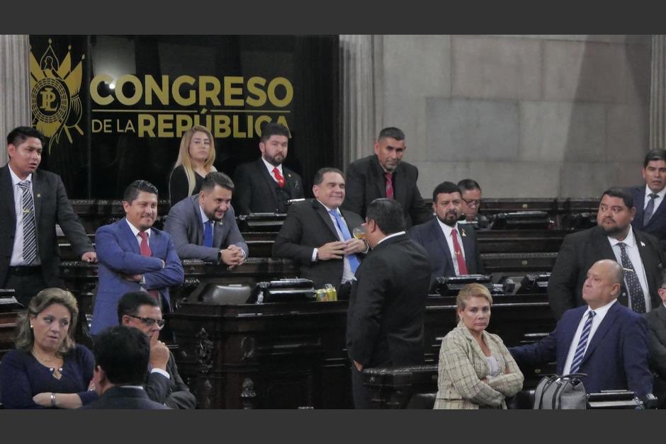 El @CongresoGuate manda ALV el Estado de Calamidad de Bernardo 
—NO a los webeos de Semilla.