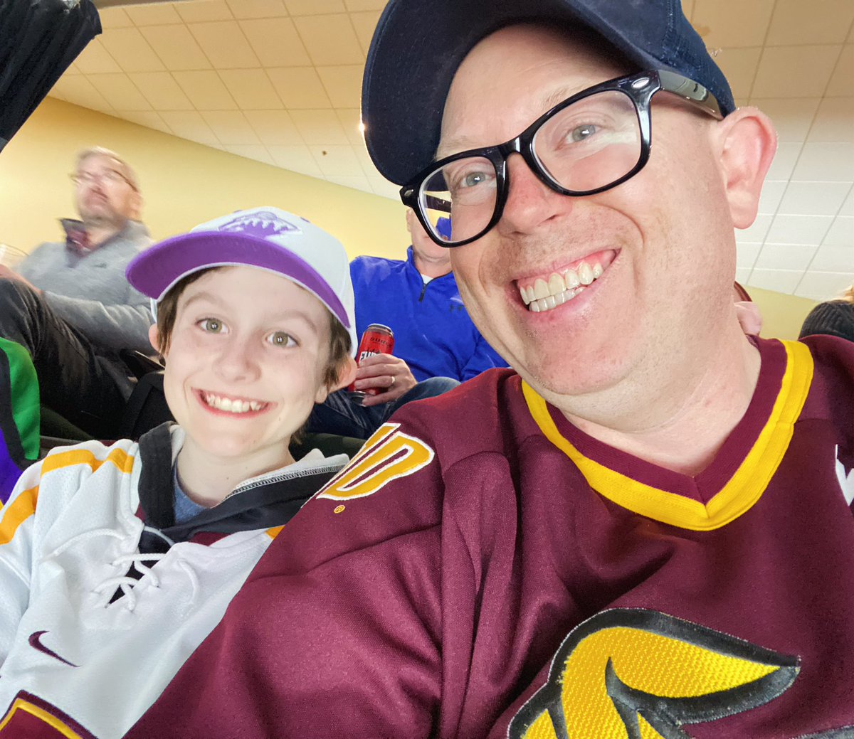 rkapaun's tweet photo. Representing Bulldogs &amp; Gophers!

#mfrozenfour https://t.co/4NjFkssv6F