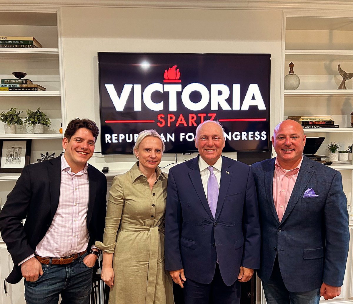 Great night w/ Reps. @Victoria_Spartz @SteveScalise talking about our work for #checkoffreform, the terrible EATS Act, & the #FarmBill that may or may not make it to the House floor in 2024. We need a farm bill that actually helps farmers & not China’s @SmithfieldFoods. 🇺🇸