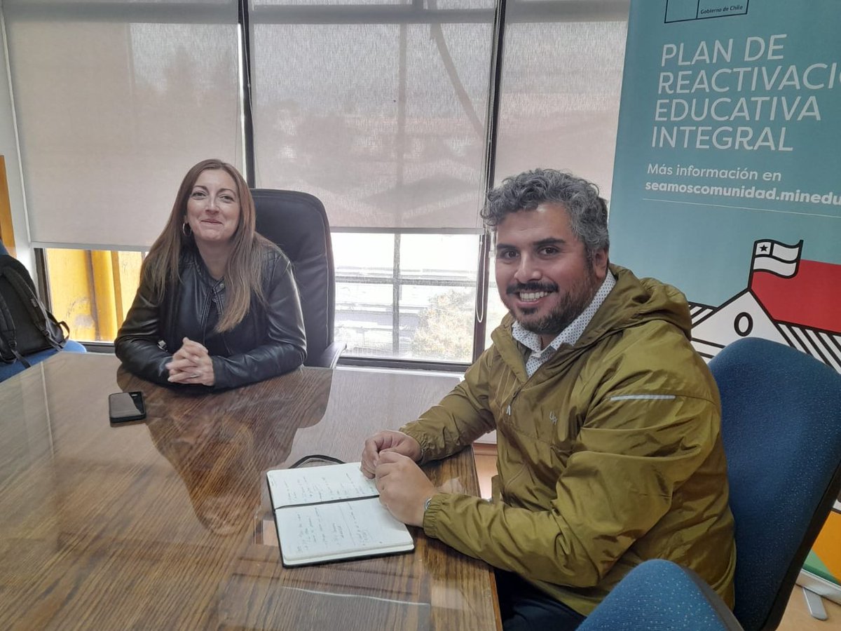 Seguimos comprometidos con la educación pública.
📚⚡️👨‍🏫
Hoy, junto a la <a href="/seremieducVI/">Seremi Educación O’Higgins</a> Alyson Hadad, visitamos la Escuela Pailimo en la comuna de Marchigüe, establecimiento favorecido con el programa #MejorEscuela beneficiando a la comunidad educativa de esa zona de O´Higgins.