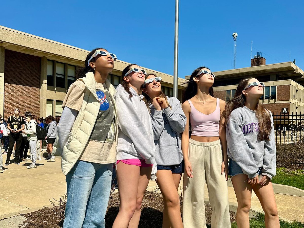 #tbt to Monday's eclipse viewing, and shoutout to the New Trier Science Department for organizing an opportunity for all students to participate!