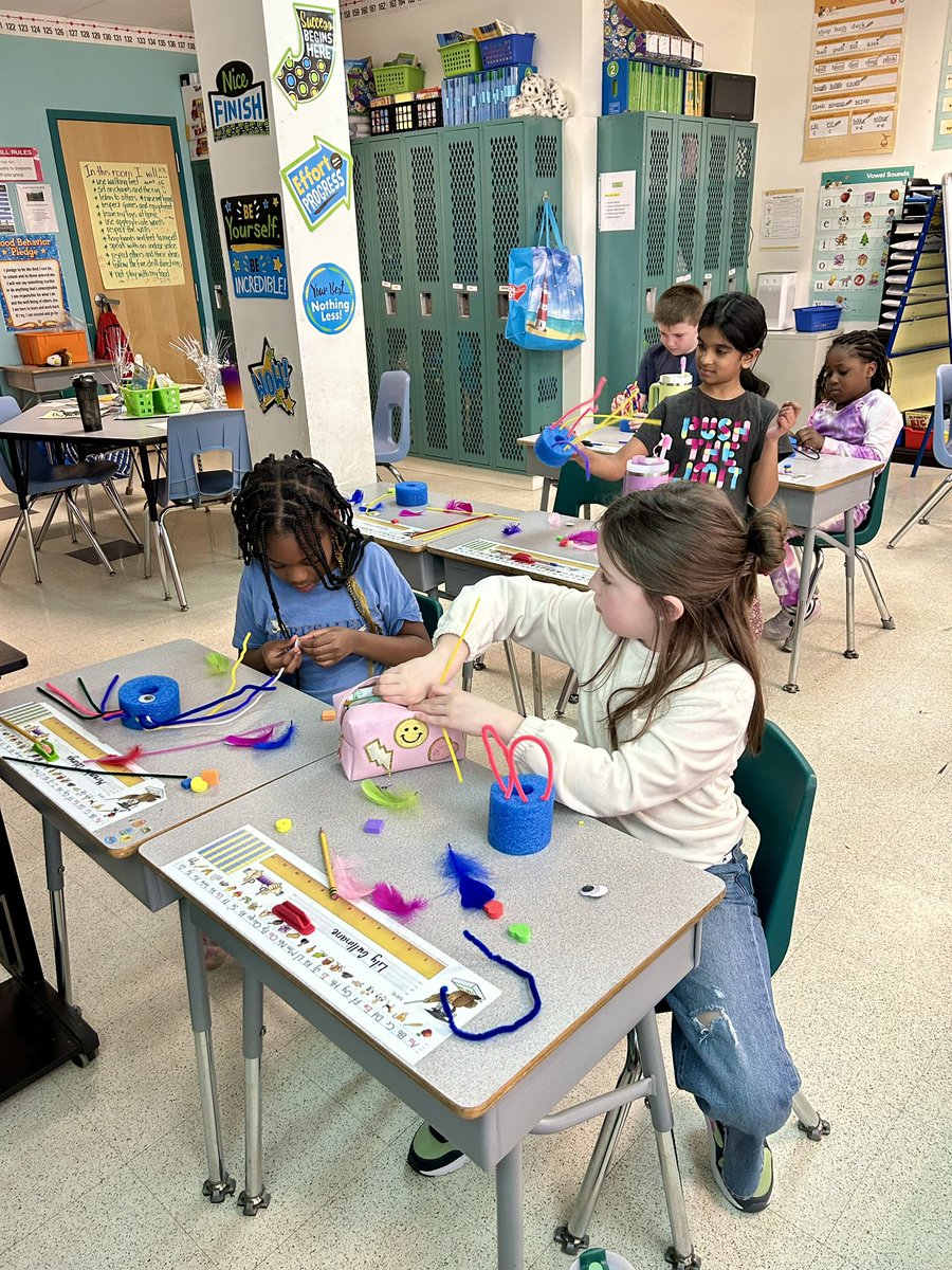 elmstmorsels's tweet image. So much fun learning about Sculpture and then making our own! Thanks Mrs. Marscher! @elmstmorsels