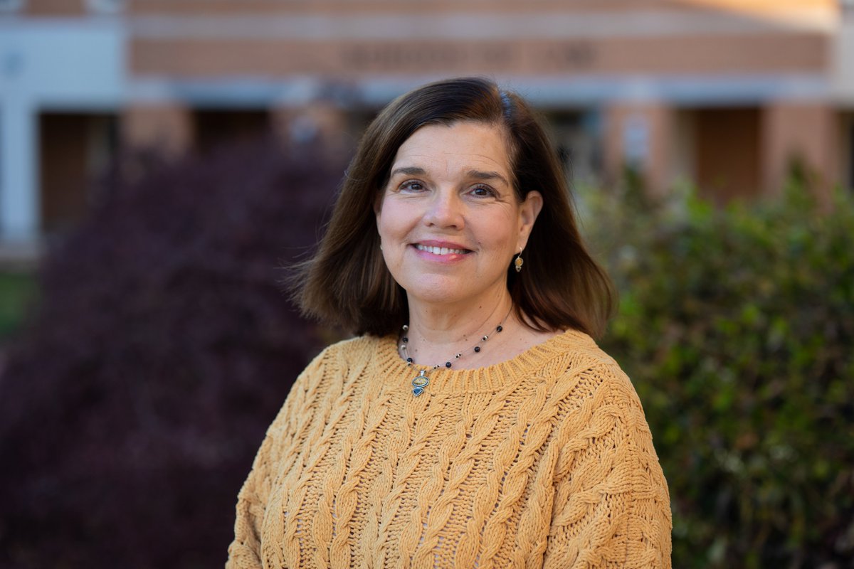 Professor @LauraPGraham, who is currently a visiting professor at @NSULawCollege, was recently appointed to the National Conference of Bar Examiners Drafting Committee. Congratulations, Professor Graham! 🙌🙌