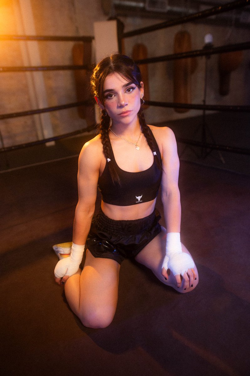 alanafloresf's tweet photo. 🥊🖤 https://t.co/ZkEYurMEV5