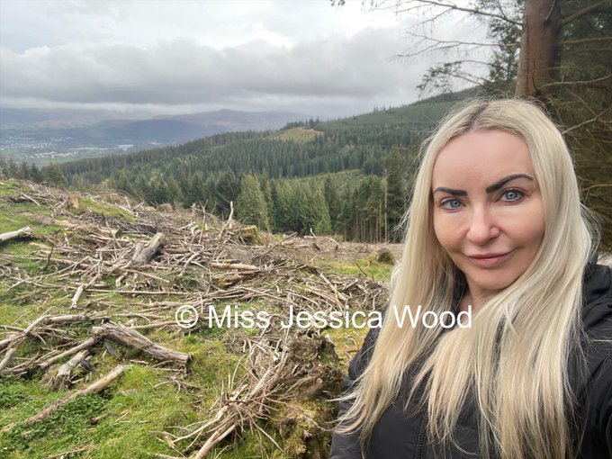 Been a lovely few days exploring around the Lake District 🌳 The wind stayed calm enough for this quick<a href="/tag/leeds"class="tags"><span>#leeds</span></a>