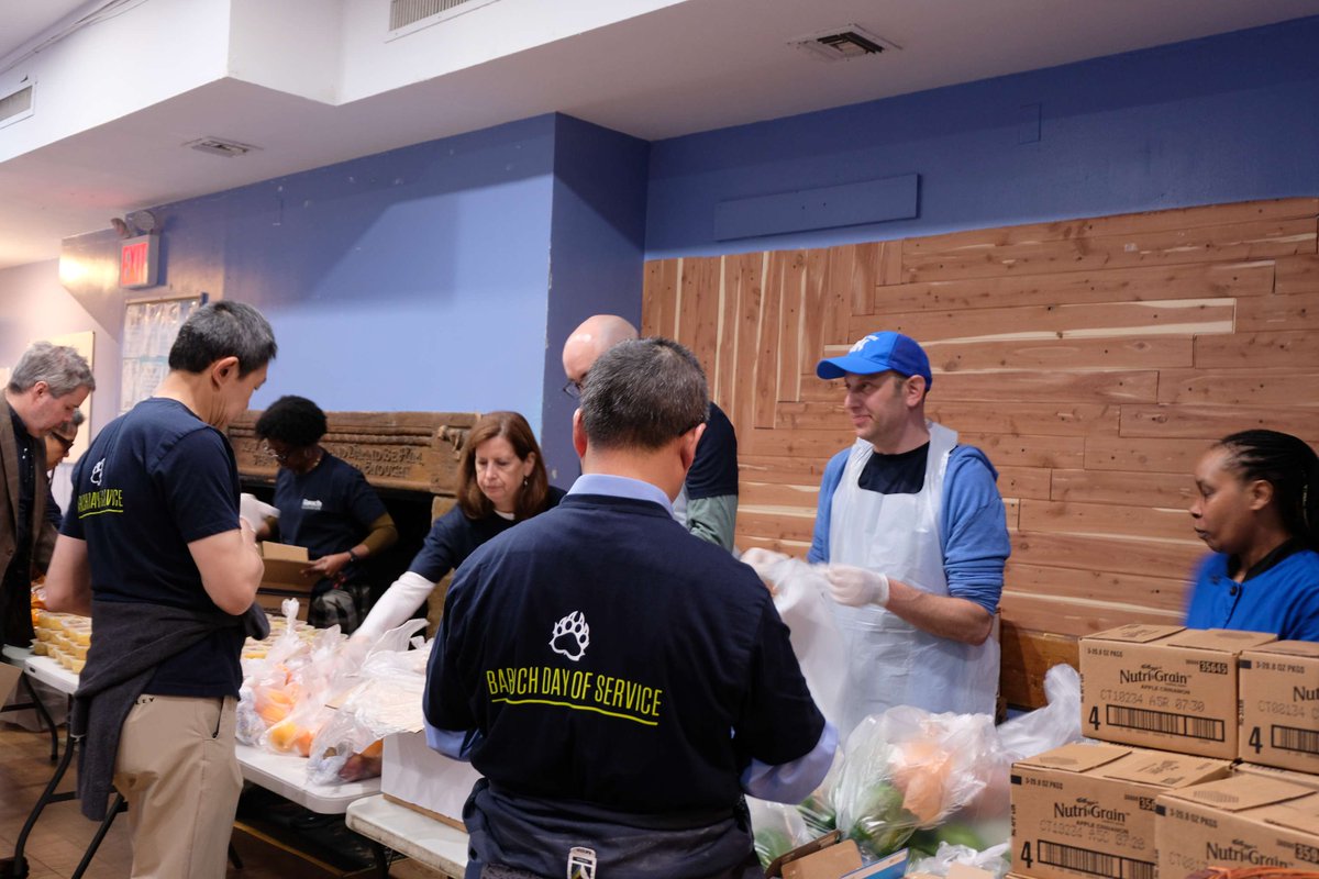 Yesterday, faculty and staff participated in Baruch College’s inaugural Day of Service at @gcnmainchance, a multi-service facility in Midtown Manhattan that provides free meals daily and operates a monthly food pantry for the community. #CommunityBuilding #HelpingHands