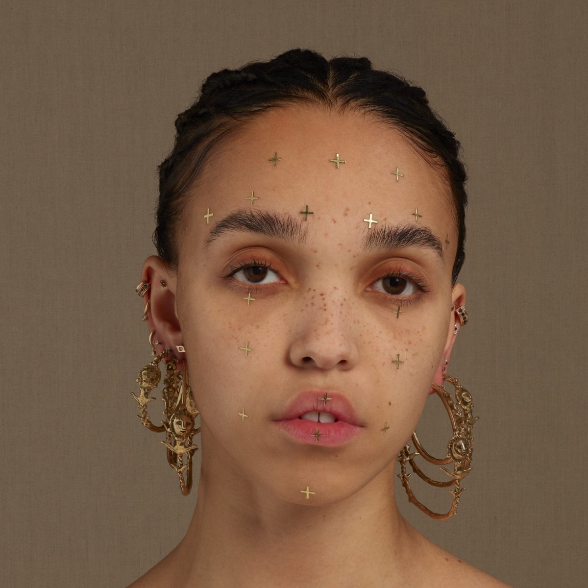 You’d notice her—“cellophane” singer @FKAtwigs comes to City Center on Apr 18, performing the 1932 solo dance piece “Satyric Festival Song” as part of the annual Martha Graham Dance Company Gala. Tickets are available at NYCityCenter.org.