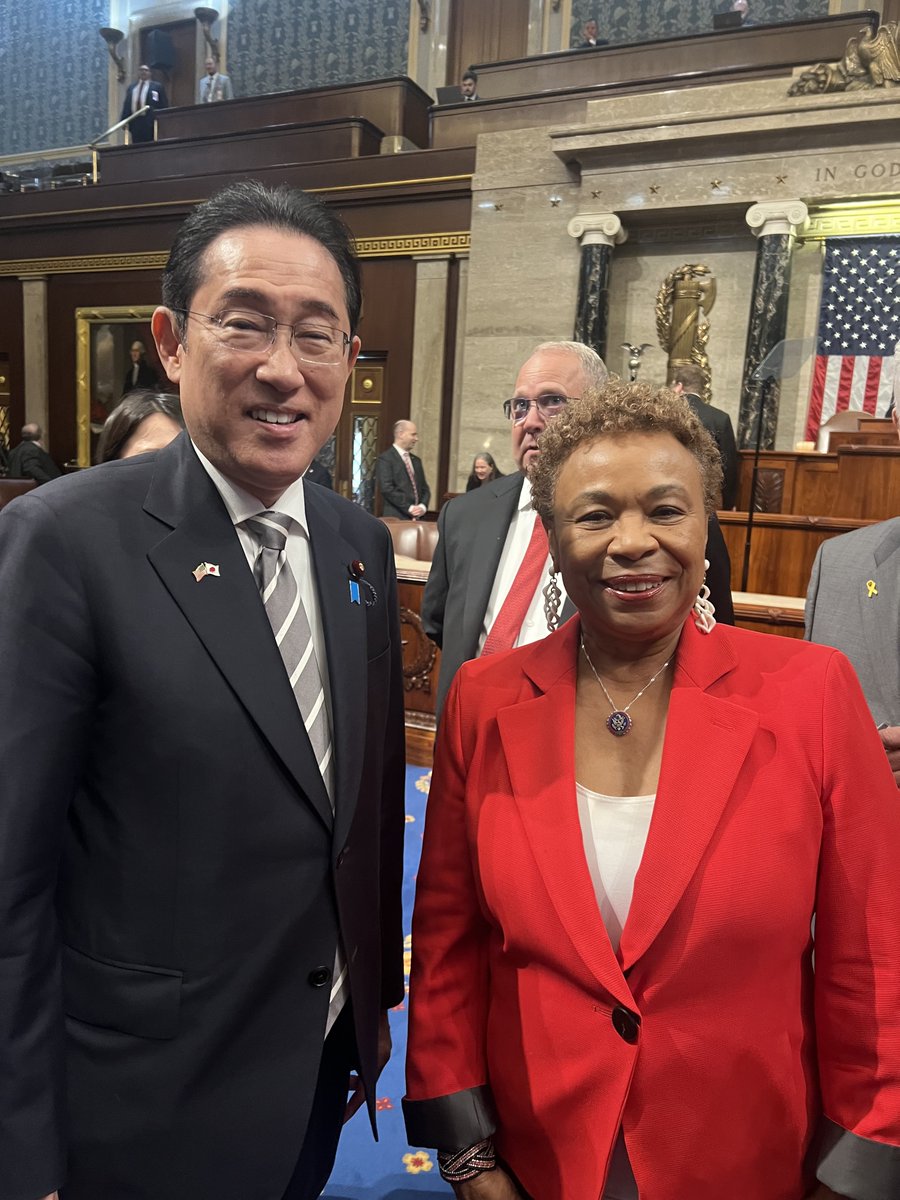 It was an honor to welcome Japanese Prime Minister Fumio Kishida to Congress this morning. As #SFOPS Ranking Member, I deeply value our relationship & look forward to continuing our work with Japan on issues from economic opportunity to peace & security. 🇺🇸🤝🇯🇵