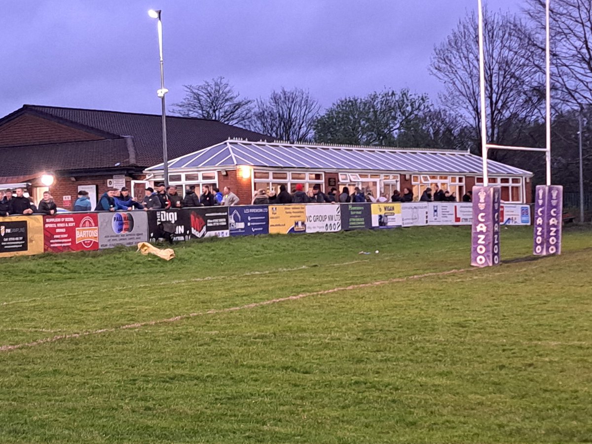 Bit of Thursday night @OfficialNCL rugby at @IRBSCC. It's half time v @ClockFaceMiners and despite a solid opening from the visitors, IRB have been clinical. Couple of long range tries and a collectors item chip over from 35 metres. It's 24-0 to the hosts at half-time