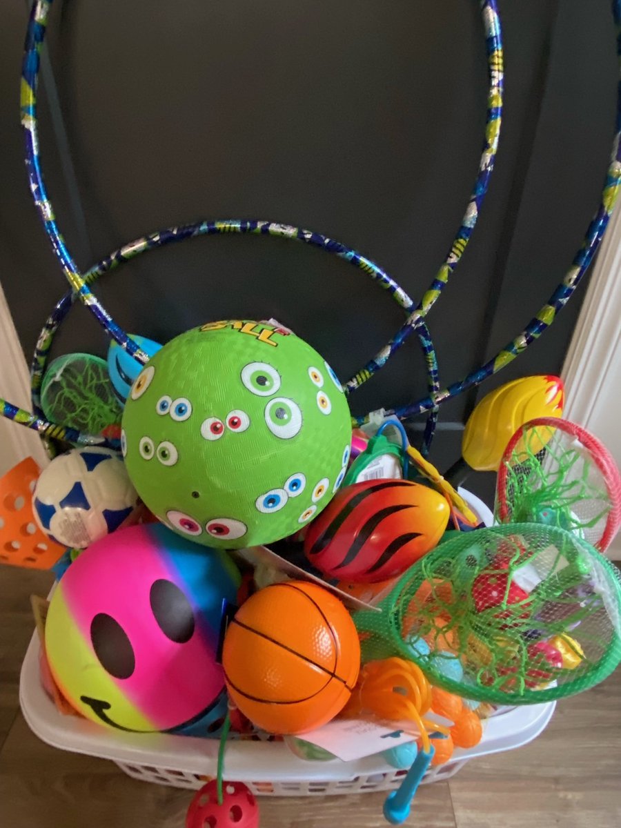 pto_errickson's tweet photo. Get ready to give back, MWES students, because our Spring Food Drive begins Monday, April 15 and runs through Friday, April 19! Donate as many days as you wish and help your grade level win a new recess basket (see picture below)!! 

https://t.co/fuYRNOdCdv https://t.co/xNlki2v89p