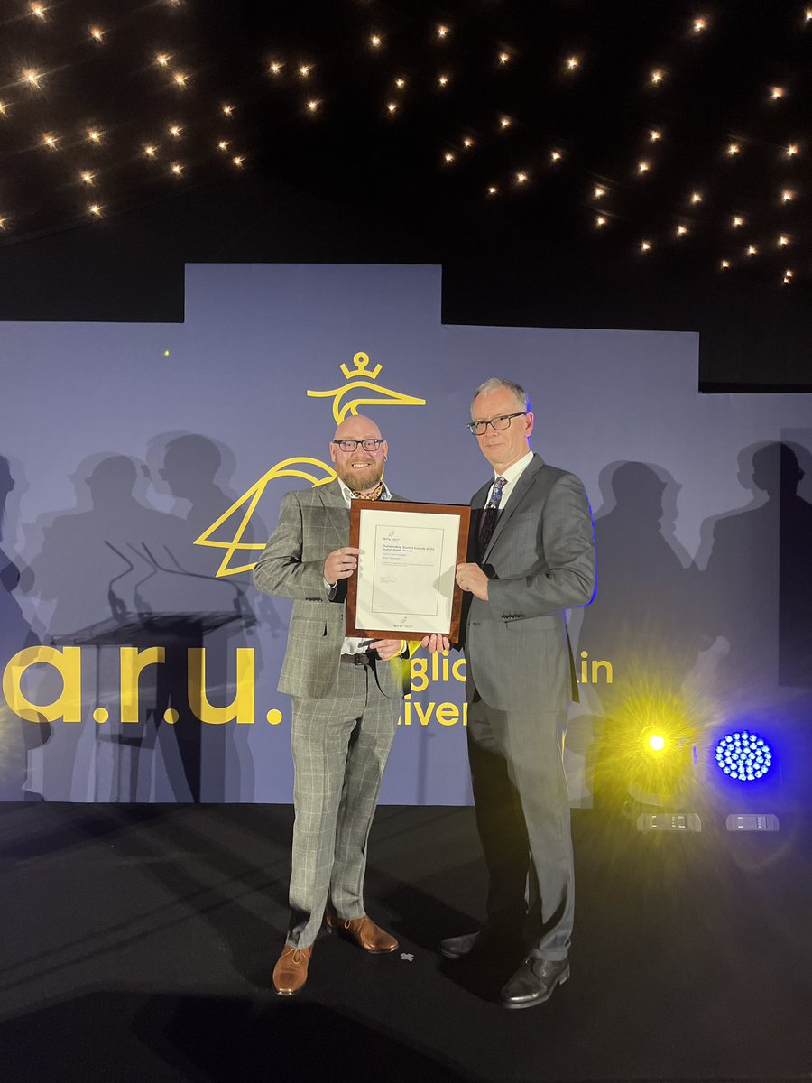 Join us in congratulating @joelvsarthritis, highly commended for our Public Service Award. As an award-winning patient advocate, Joel bravely shares his lived experience with chronic illness & pain to educate and provide peer support through his podcasts & talks.  #ARUAlumni…