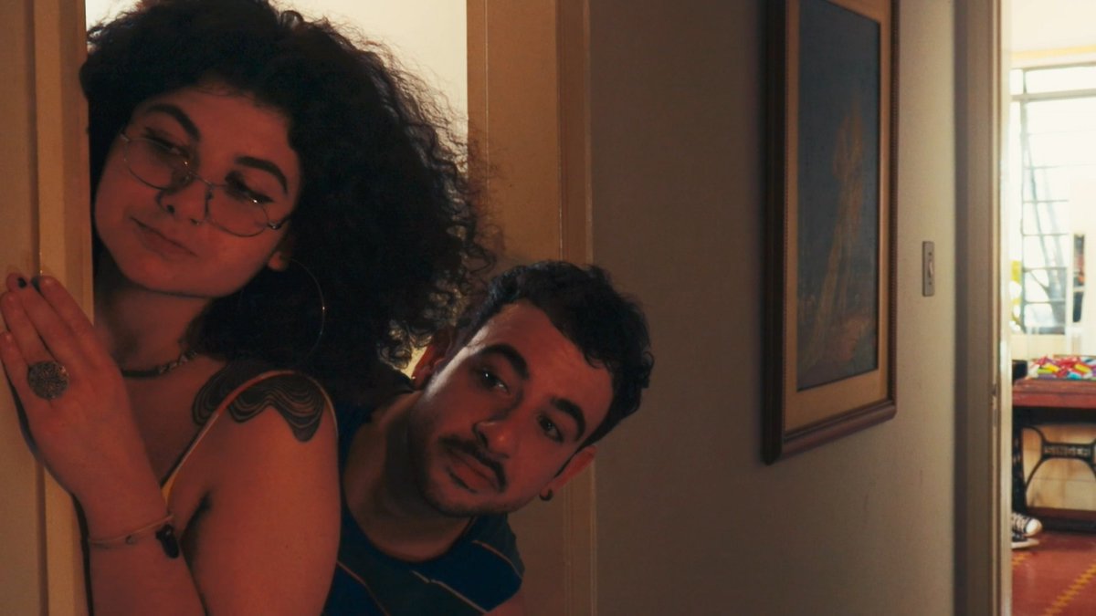 o_racun's tweet photo. https://t.co/9bOvAkdTIO

MEU CARÍSSIMO VIZINHO ☕️
VIDEOCLIPE OFICIAL
HOJE 21H https://t.co/9WSqqsuPPt