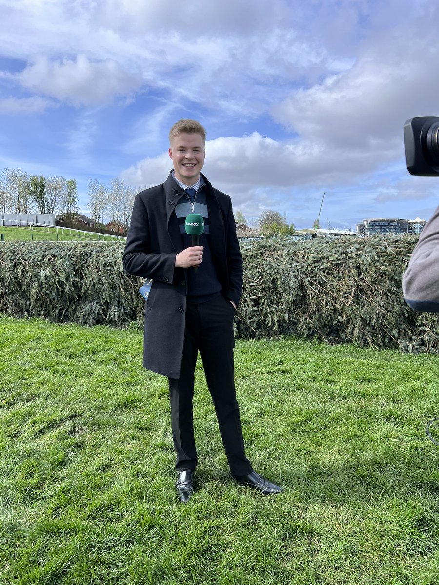 Day one ✔️ A brilliant day of racing. Thank you @AintreeRaces 🙏