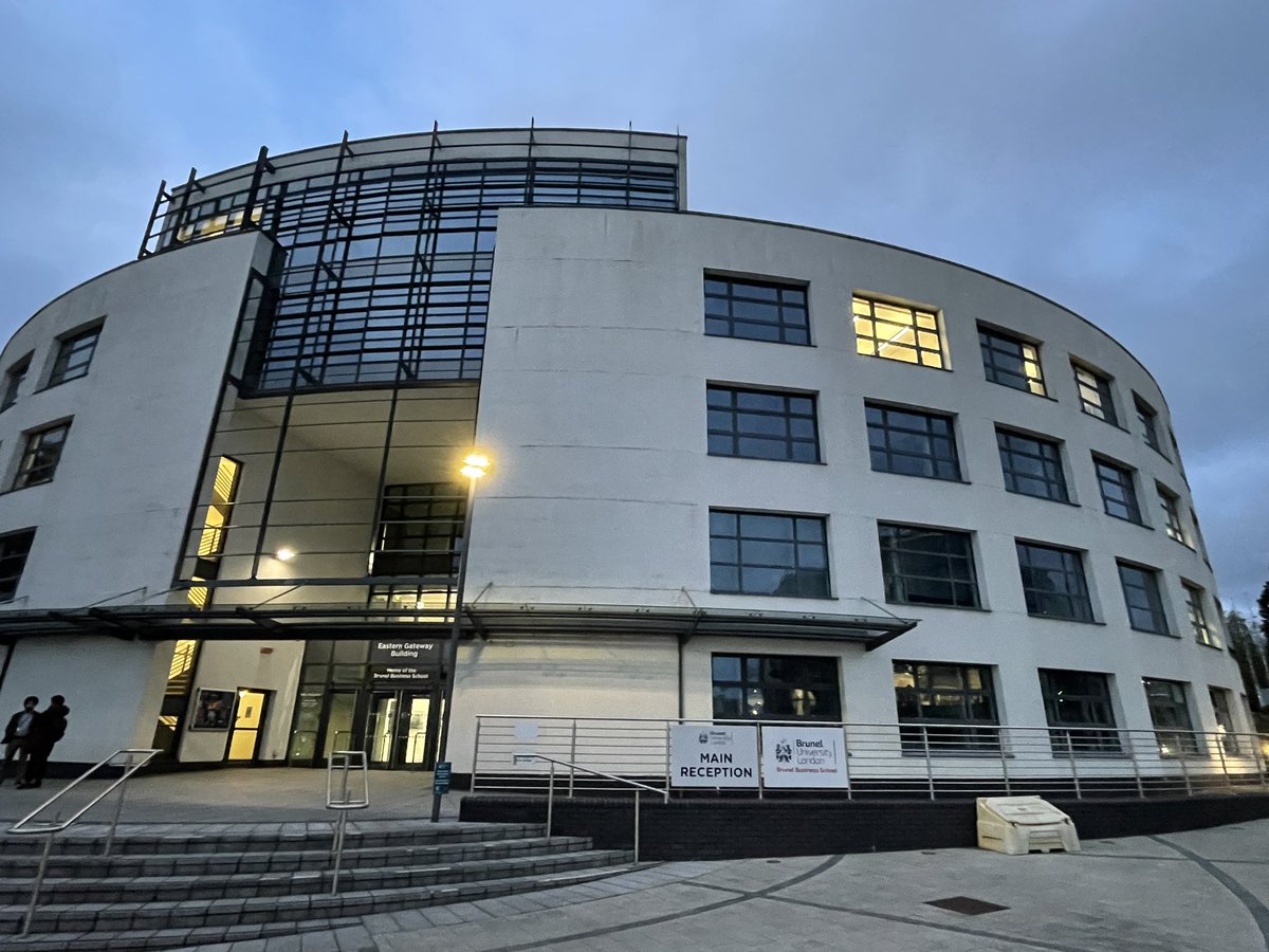 Nice evening light over Brunel University. Celebration of Ofsted Inspection results for Apprenticeships: Outstanding! Proud to be part of this with my NA students. @Goretti81941099 @lisa_klseahorse @HHardyNHS @LNWH_NHS @CMarudamuthu @MukherjeeTricia @cassie670 @Bruneluni