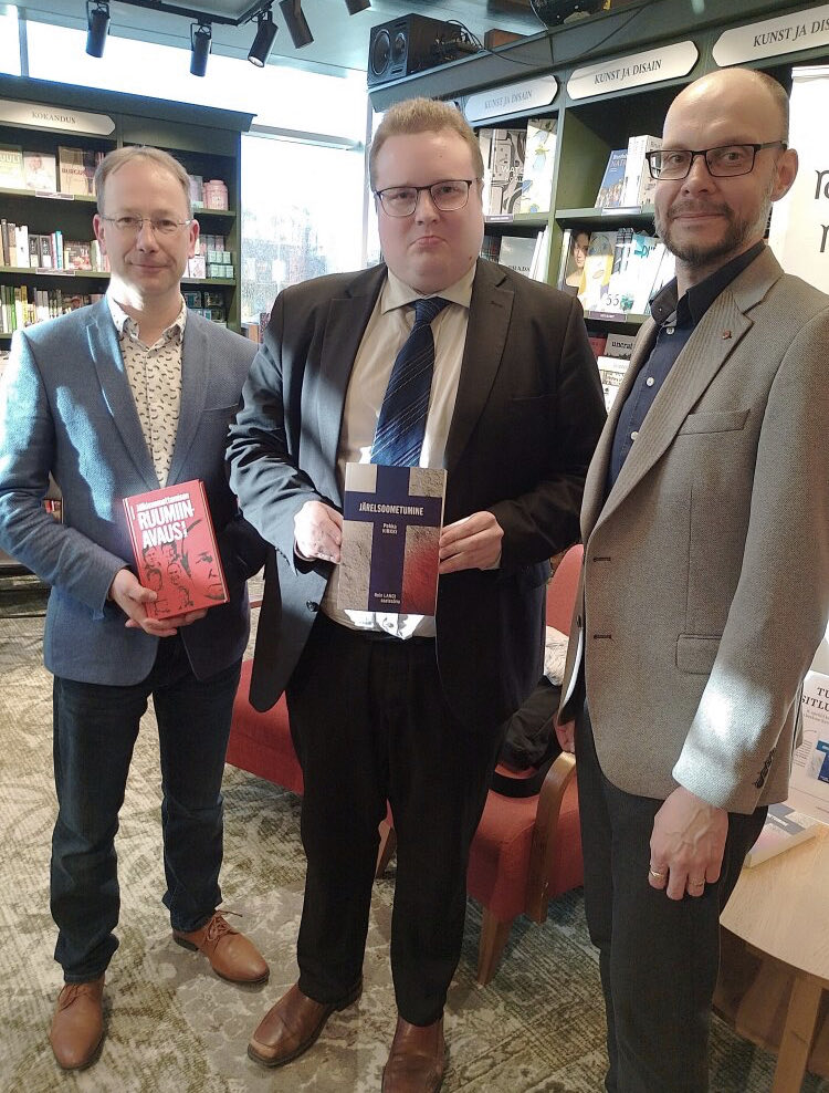 Virkki5's tweet image. Oli väga ilus päev &amp;amp; hea vestlus mu raamatust #Tartu @rahvaraamat us!

Ja luban, et ka #Soome s vestlus jätkub.

#Lustratsioon #Lustraatio #Ajalugu #Historia #Venemaa #Venäjä #Luure #Tiedustelu #Soometumine #Suomettuminen #Järelsoometumine #Jälkisuomettuminen #Julgeolek #Turpo