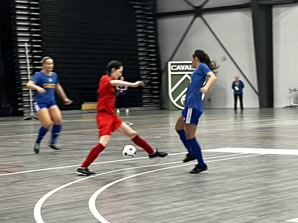 Attending the Futsal Canadian Championships in Calgary to support our 2 Ontario teams. On the women’s side, Windsor Caboto SC take on Nunavut! This afternoon 9 de Octubre FC Toronto also play Nunavut! @OntarioIsSoccer @SoccerSentinel @CANSoccerDaily