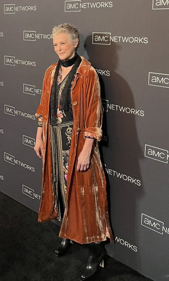 AnulovesCarol's tweet photo. She is so unique and has her own style #loveher 
#MelissaMcBride https://t.co/WaQdRhJttu