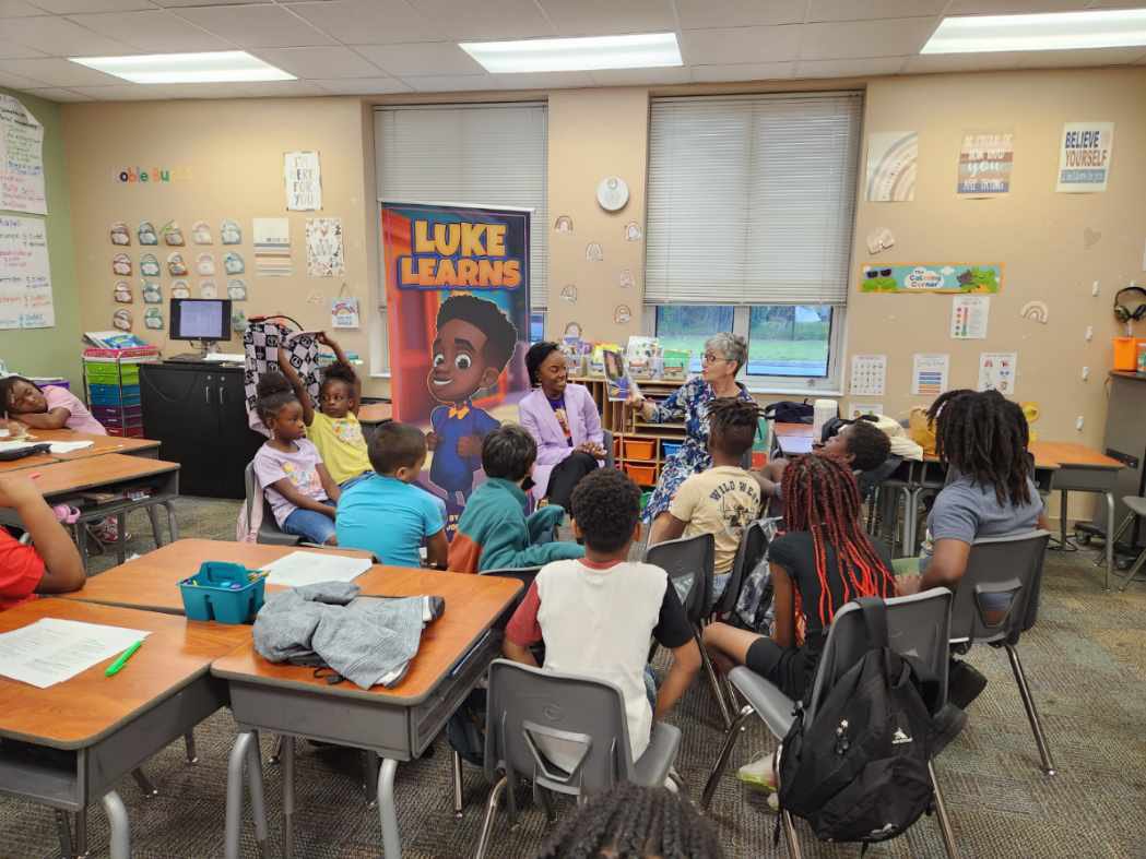 IveyLaneocps's tweet photo. Thank you for spending time Reading your book to our 2nd graders today Ms. Darlene Jones and thank you Kathy for purchasing the books for our scholars ๐๐ #smartiscool https://t.co/v7gYfDN1IL