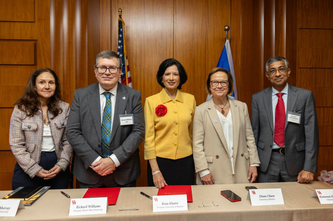 UH and Heriot-Watt University (Edinburgh, Scotland) sign an MOU for joint research in energy and other areas of common interests.