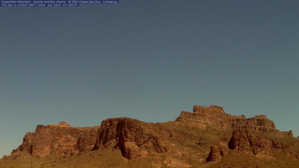 Thursday midday view of #SuperstitionMountains #ApacheJunction #AZ #wxcam #azwx kc4kqe.org