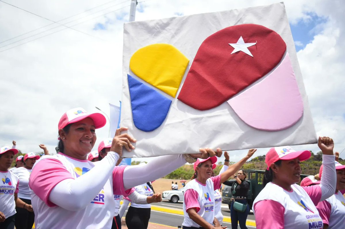 Desde la Av. Manuel Piar, nos enorgullece conmemorar 207 años de la Batalla de San Félix, con el Desfile Cívico Militar lleno de patriotismo.
<a href="/NicolasMaduro/">Nicolás Maduro</a>