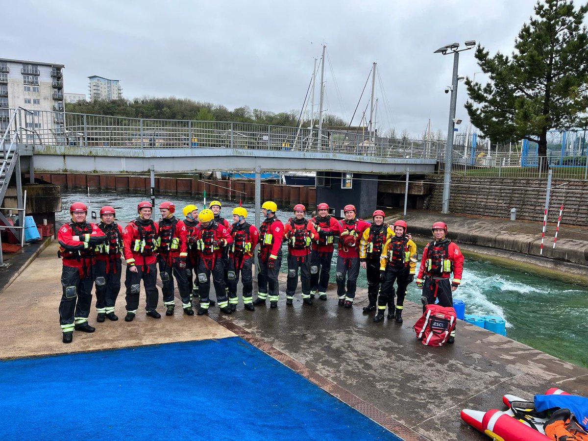 BANES_Fire's tweet image. A great day spent @cardiffintww 😀. Avon Fire and Rescue worked in collaboration with @Glosfire to share good practice and refine SWIFT water rescue techniques! #alwaysswiminasafeplace #sharingiscaring #SWIFTY @harry_mountain @AFRSTraining