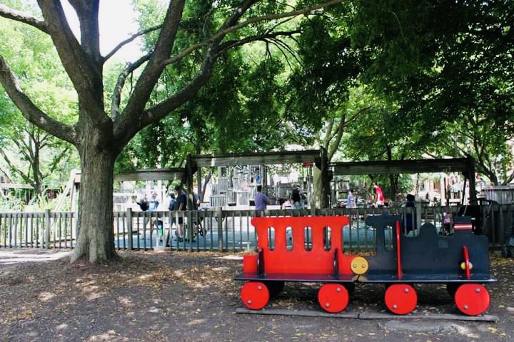 Just drove by Oz Park and saw they have torn down the old, wooden playground. Sometimes 'progress and new' is not always the most beautiful. 

Here are some pics of it from years ago. In case anyone wants a painting of it. #ozpark #lincolnpark #chicago @lincolnparkchamber